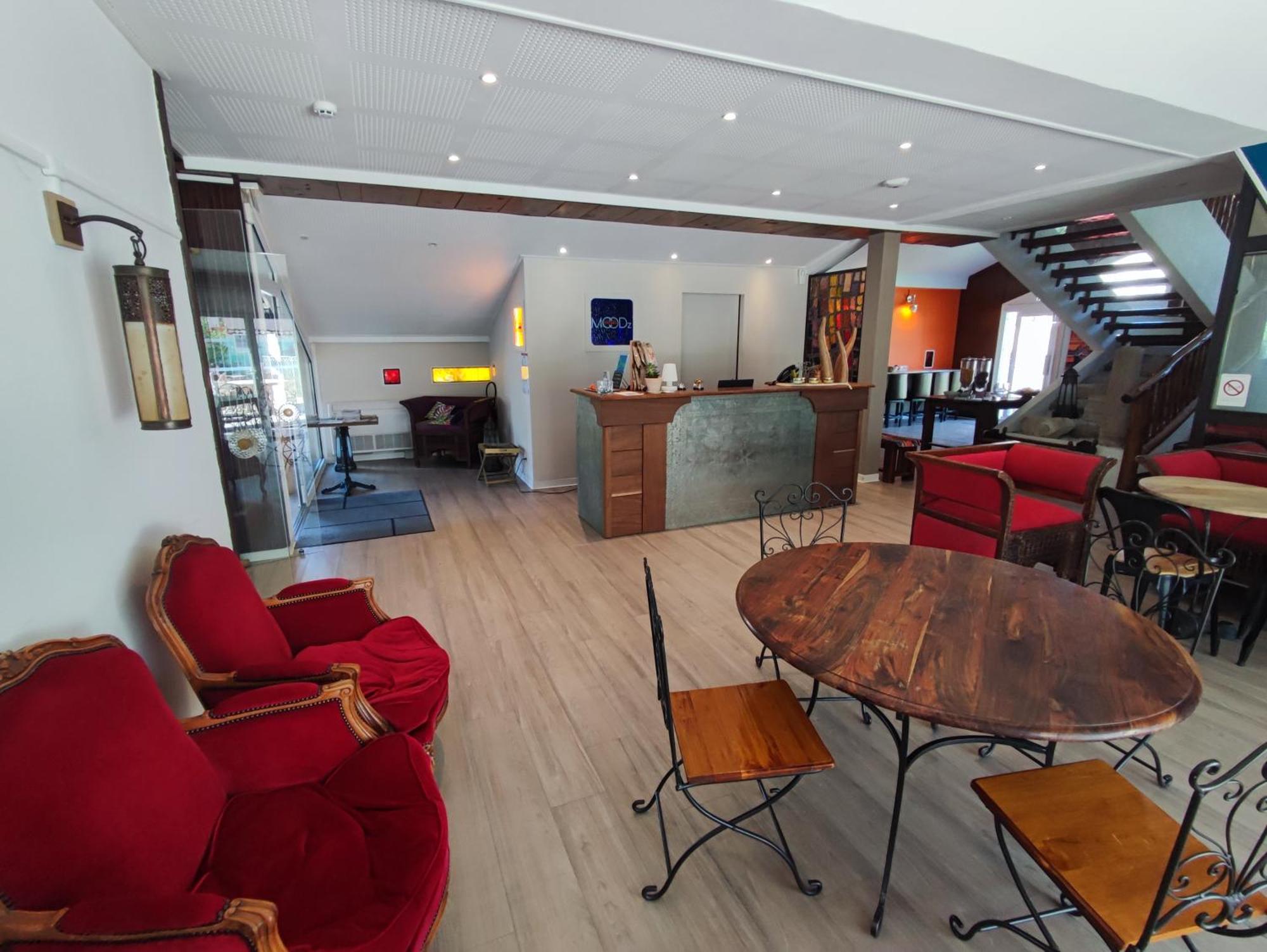 Moodz Hotel Vienne Pont-Eveque エクステリア 写真