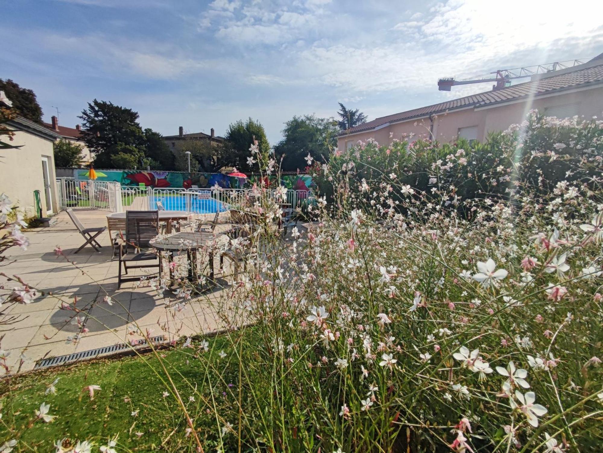 Moodz Hotel Vienne Pont-Eveque エクステリア 写真